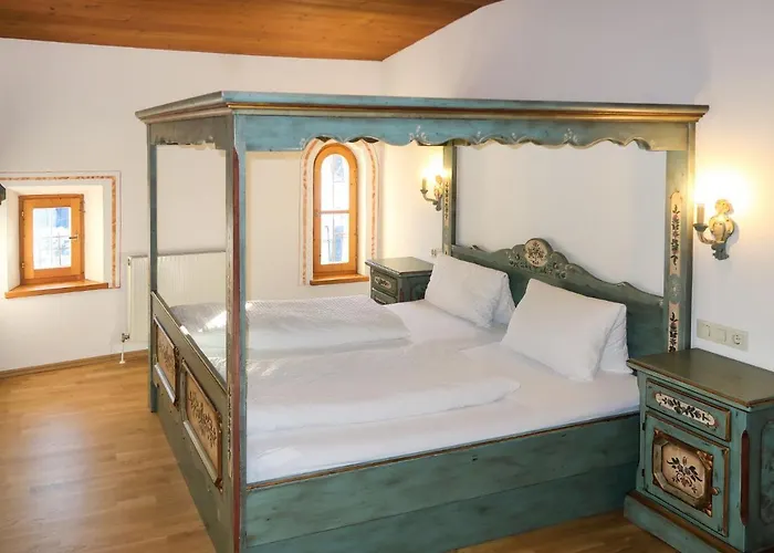 Burg Biedenegg Mit Schlosscafe By Interhome וילה Alterzoll